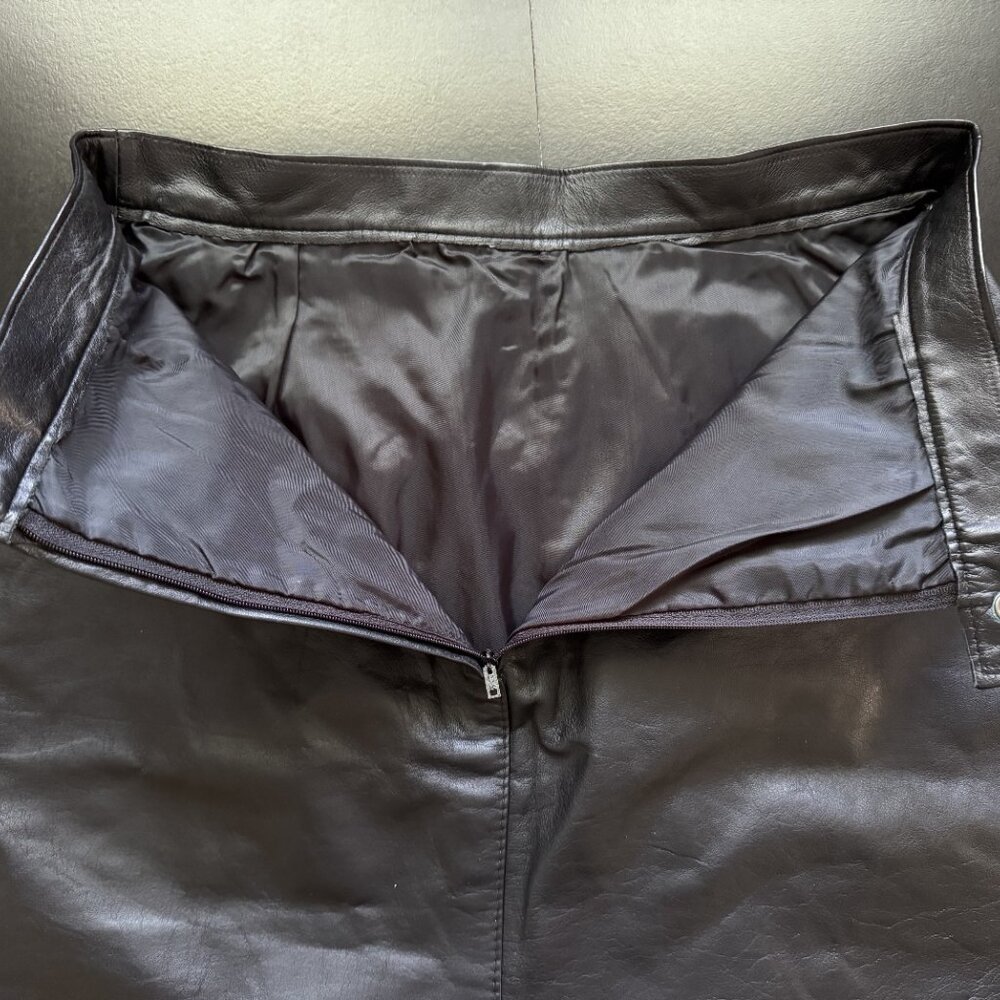 Vintage black vegan? leather skirt size 28 - Picture 4 of 4